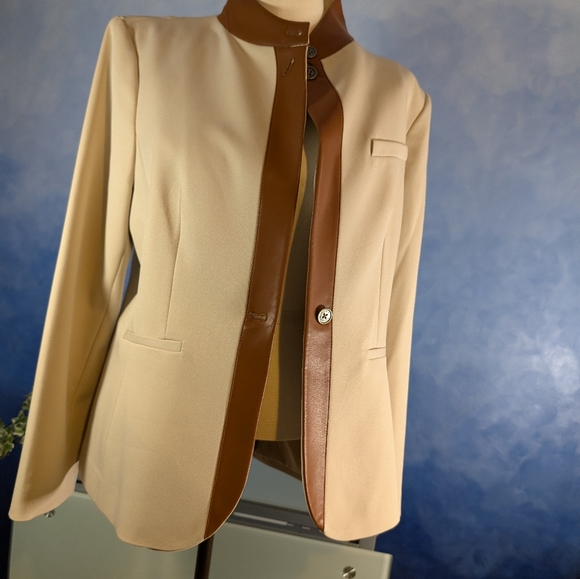 New Tommy Hilfiger Women's Jacket - Picture 3 of 10